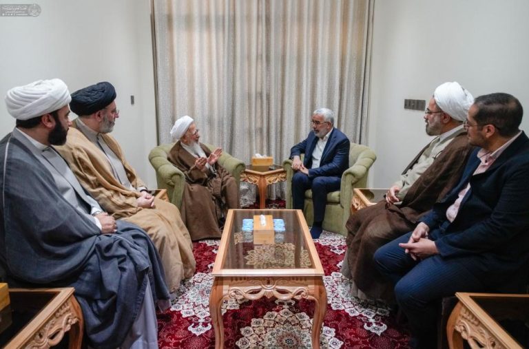 دیدار تولیت آستان مقدس علوی با آیت‌الله جوادی آملی از مراجع تقلید
