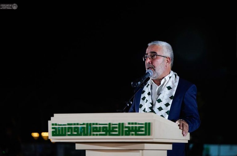 رونمایی از بزرگترین نماد بیعت غدیر با ارتفاع ۱۴ متر در حرم مطهر علوی