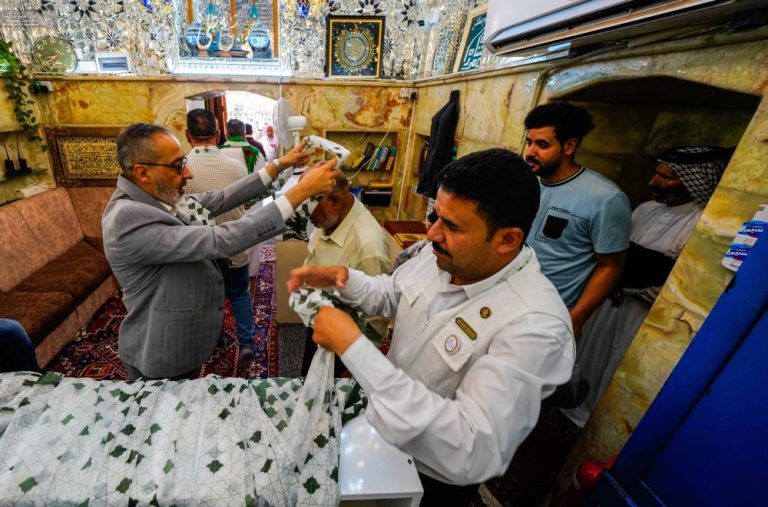 اهدای ۷۵ هزار هدیه متبرک به زائران