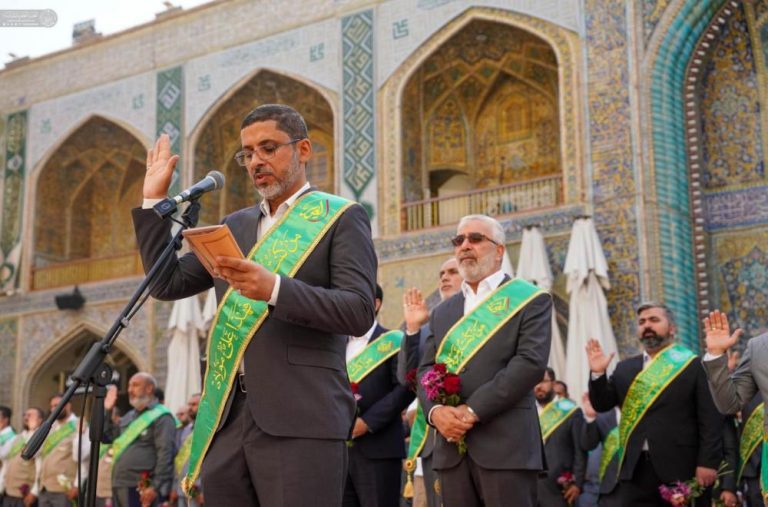 آیین تجدید بیعت و سوگند وفاداری خادمان حرم مطهر علوی در سالروز عید غدیر خم