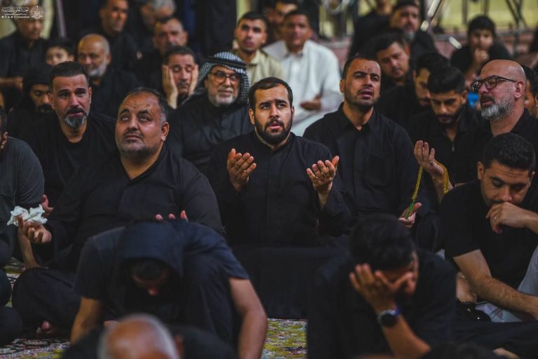 حال و هوای حرم مطهر علوی در سومین شب محرم