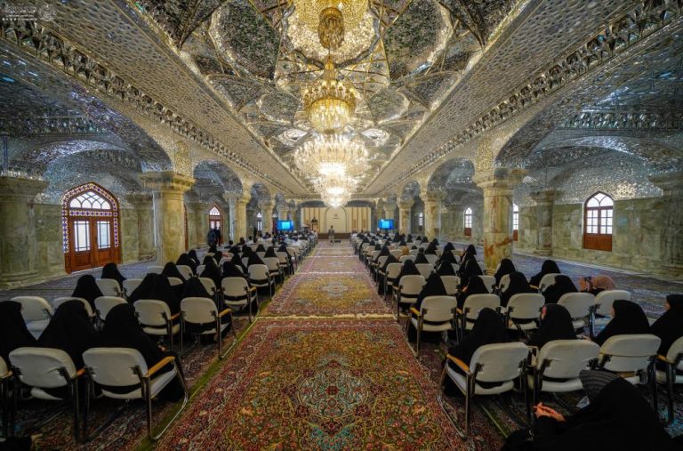 تجلیل از دانش‌آموزان ممتاز دبیرستانی توسط آستان مقدس علوی