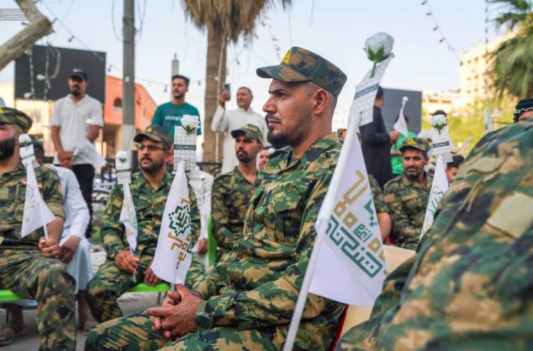 اهتزاز پرچم‌های غدیر در آسمان نجف به مناسبت عید سعید غدیر