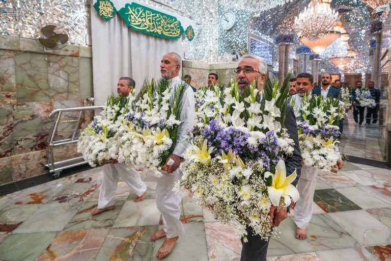 آیین تعویض پوشش ضریح مطهر علوی در آستانه عید بزرگ غدیرخم