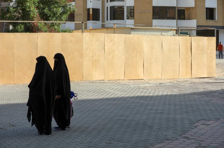 مراسم تجدید بیعت زائران حرم مطهر علوی در هفته غدیر خم