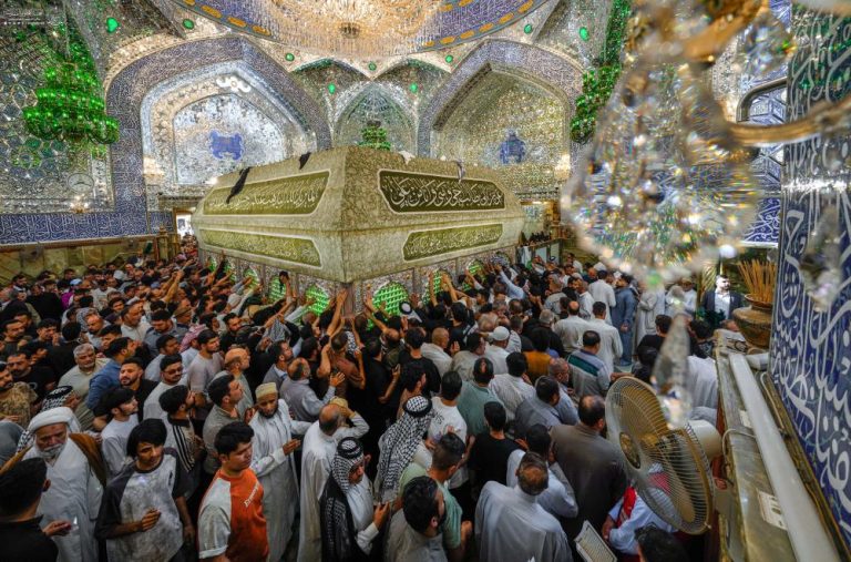 خدمت رسانی آستان مقدس علوی به زائران در عید قربان