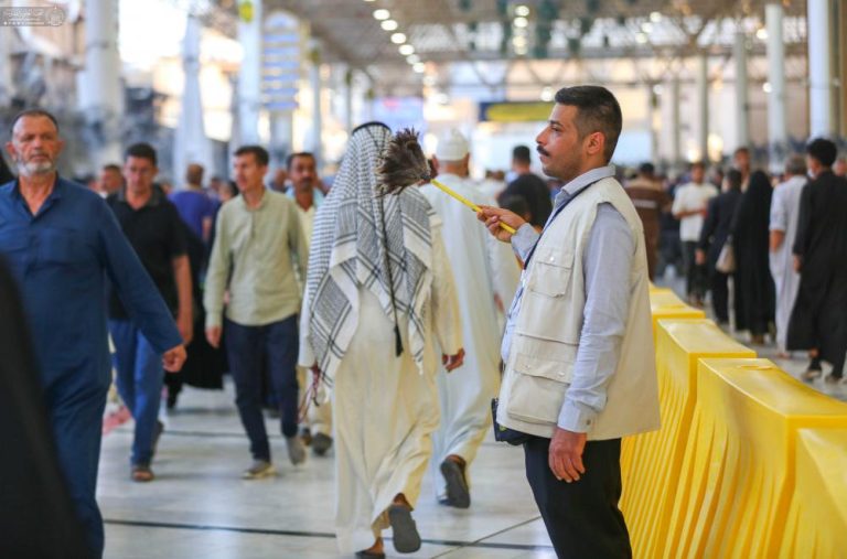 خدمت رسانی آستان مقدس علوی به زائران در عید قربان