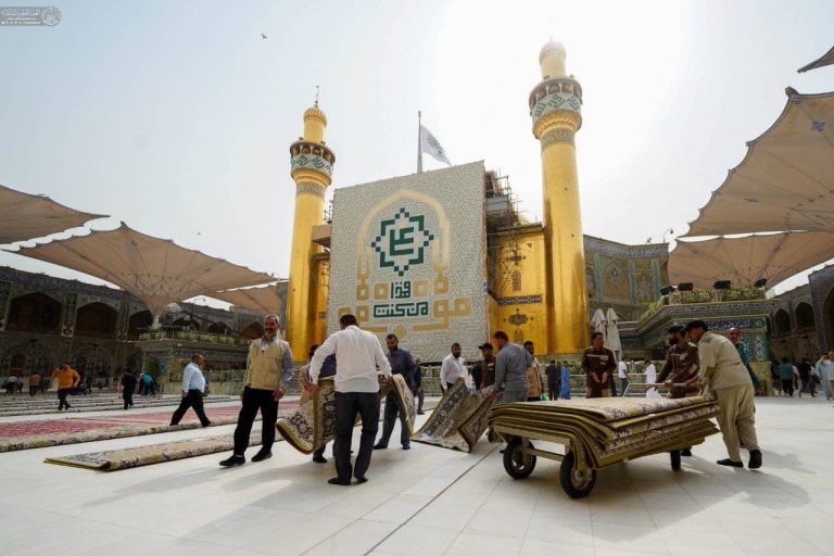 تعویض فرش‌های صحن