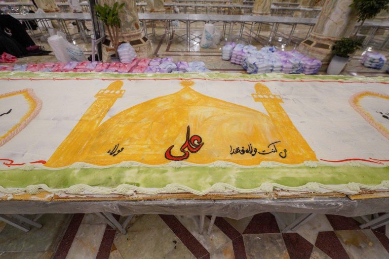 رونمایی از کیک یک کیلومتری غدیر در حرم مطهر علوی
