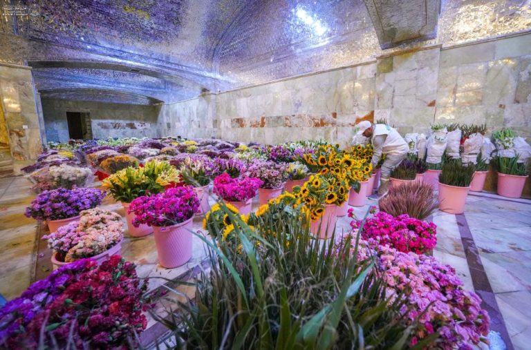 گل آرایی حرم مطهر علوی