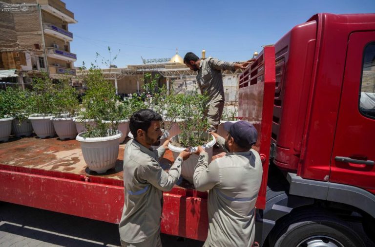 گل آرایی حرم مطهر علوی