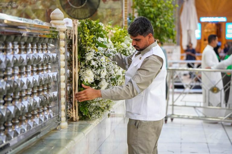آغاز گل‌آرایی صحن و سرای حرم امیرالمؤمنین علیه‌السلام در آستانه عید ولایت