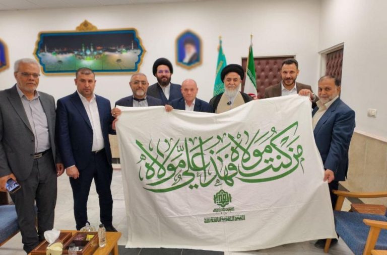 پرچم غدیر در مسجد جمکران