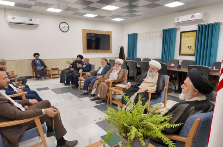 پرچم غدیر در مسجد جمکران
