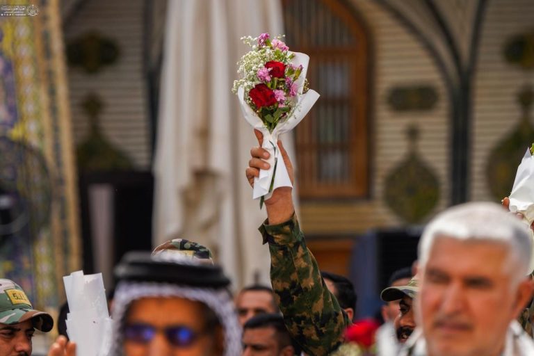 آیین باشکوه اهتزاز پرچم غدیر در حرم مطهر علوی