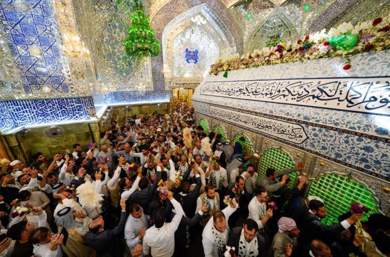 حذف شرط: مراسم تجدید بیعت خادمان مراسم تجدید بیعت خادمان