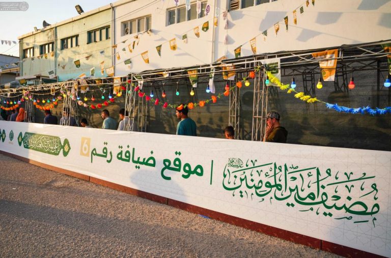 توزیع هزاران غذای متبرک بین زائران حرم علوی به مناسبت عید غدیر خم