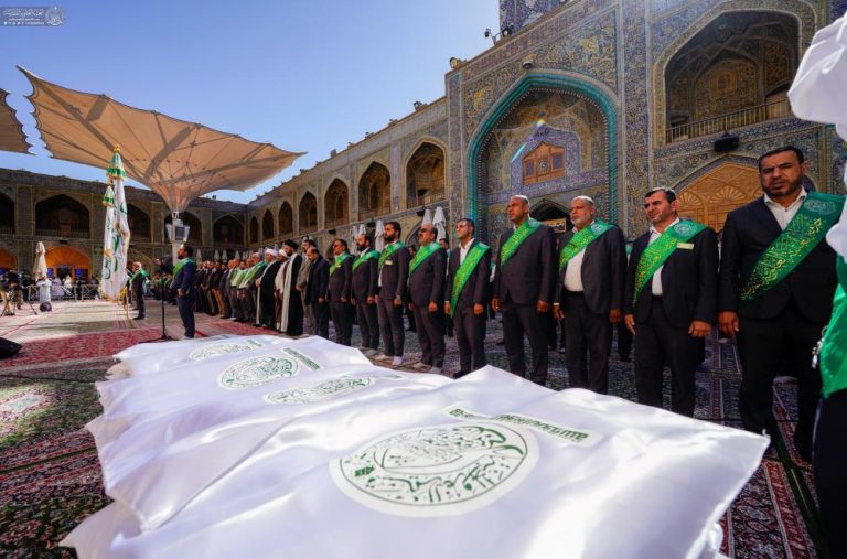 تحویل پرچمهای غدیر