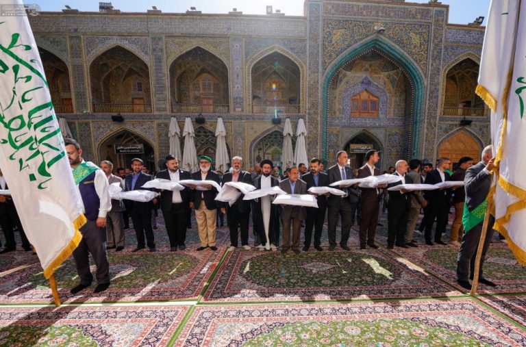 تحویل پرچمهای غدیر