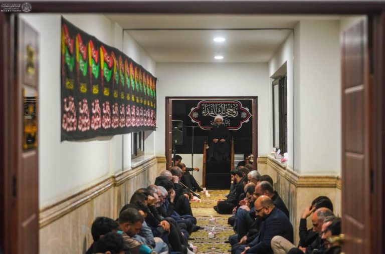 برپایی مجلس عزاداری به مناسبت شهادت امام زین‌العابدین علیه‌السلام در حرم مطهر علوی
