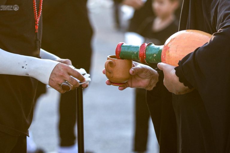 ساقی شدن بانوی عراقی