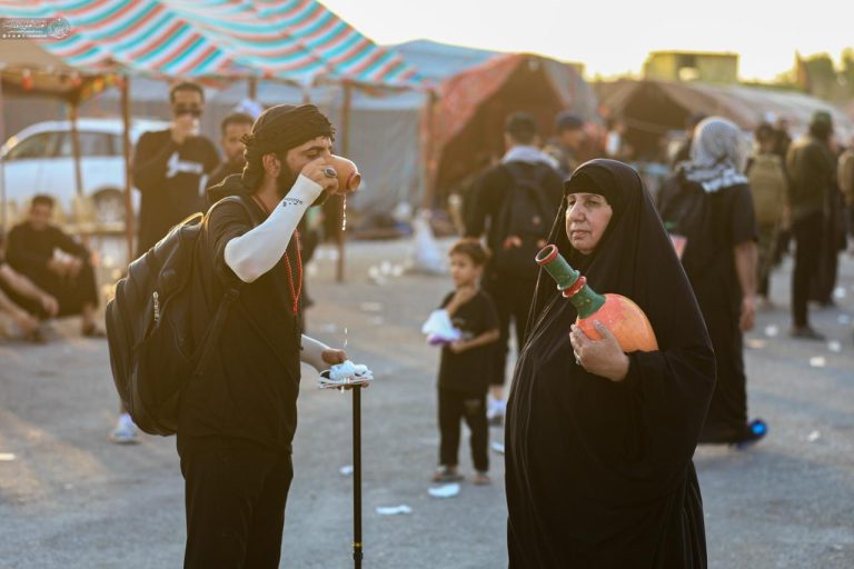 ساقی شدن بانوی عراقی