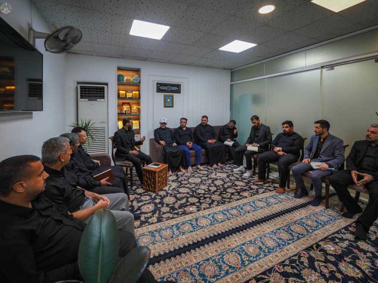 خدمت‌رسانی خادمان افتخاری