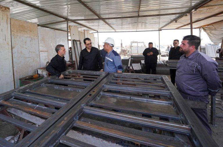 بازدید میدانی هیئتی از تولیت کل آستان مقدس علوی از میزان پیشرفت پروژههای مجتمع مسکونی قنبر یک و دو