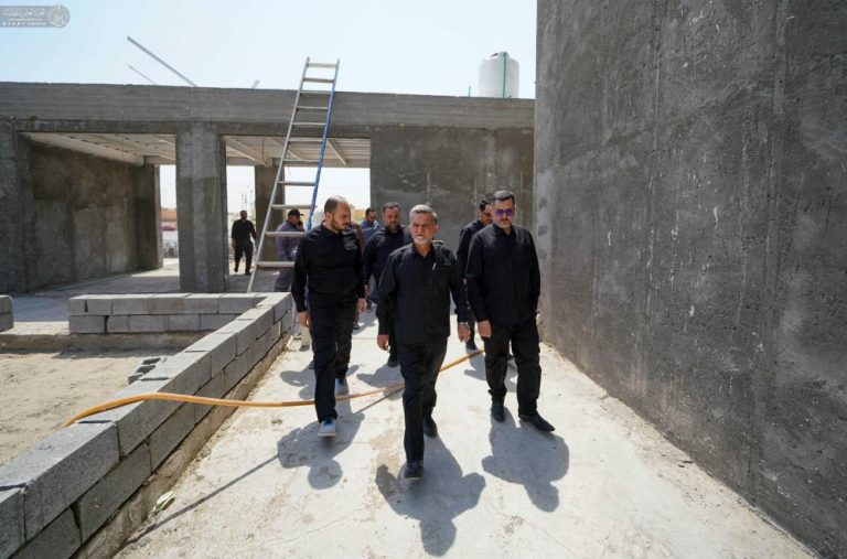 بازدید میدانی هیئتی از تولیت کل آستان مقدس علوی از میزان پیشرفت پروژههای مجتمع مسکونی قنبر یک و دو