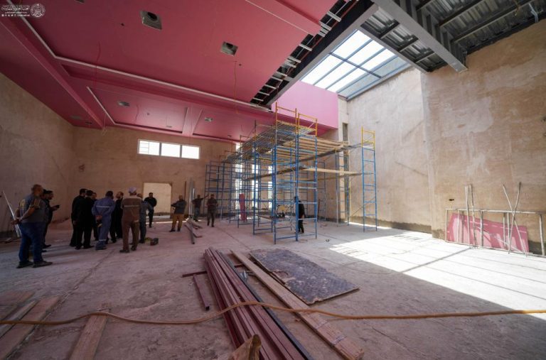 بازدید میدانی هیئتی از تولیت کل آستان مقدس علوی از میزان پیشرفت پروژههای مجتمع مسکونی قنبر یک و دو