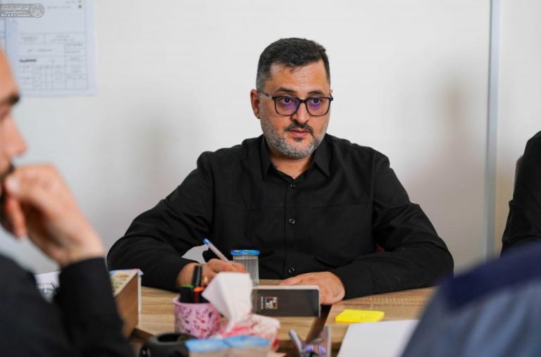 بازدید میدانی هیئتی از تولیت کل آستان مقدس علوی از میزان پیشرفت پروژههای مجتمع مسکونی قنبر یک و دو