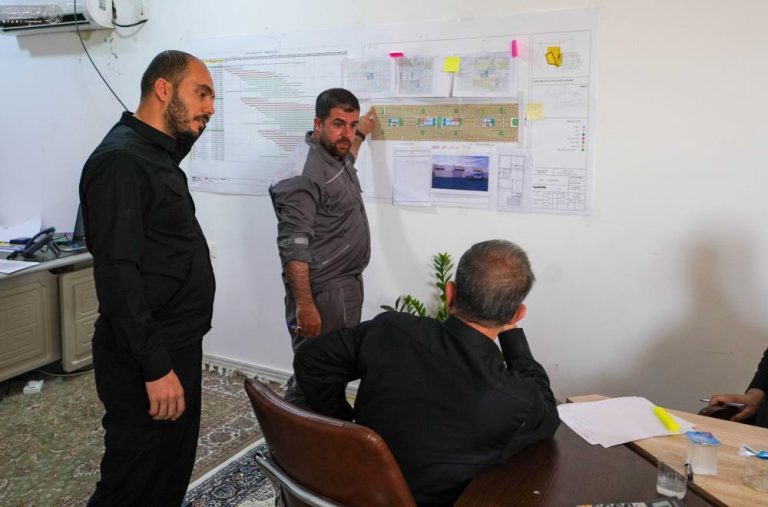 بازدید میدانی هیئتی از تولیت کل آستان مقدس علوی از میزان پیشرفت پروژههای مجتمع مسکونی قنبر یک و دو