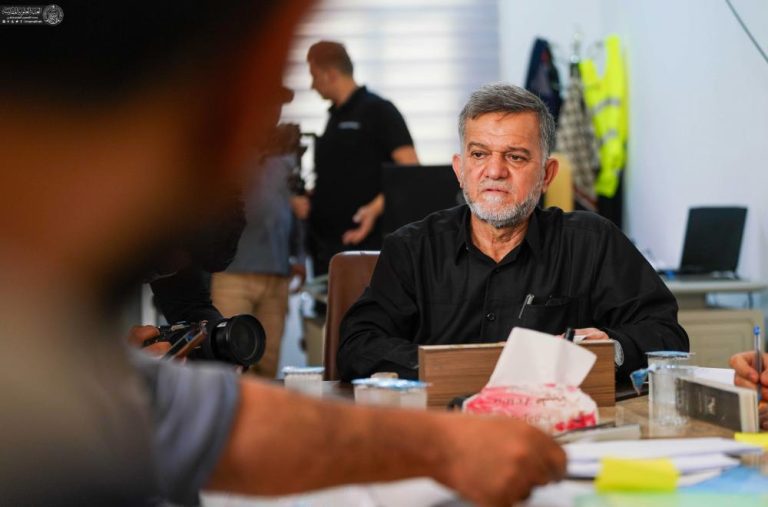 بازدید میدانی هیئتی از تولیت کل آستان مقدس علوی از میزان پیشرفت پروژههای مجتمع مسکونی قنبر یک و دو