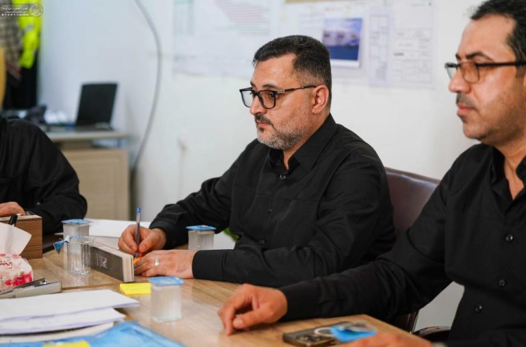 بازدید میدانی هیئتی از تولیت کل آستان مقدس علوی از میزان پیشرفت پروژههای مجتمع مسکونی قنبر یک و دو