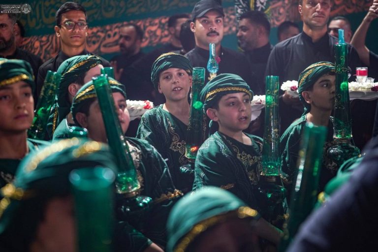 عزاداری نوجوانان شهر نجف‌اشرف