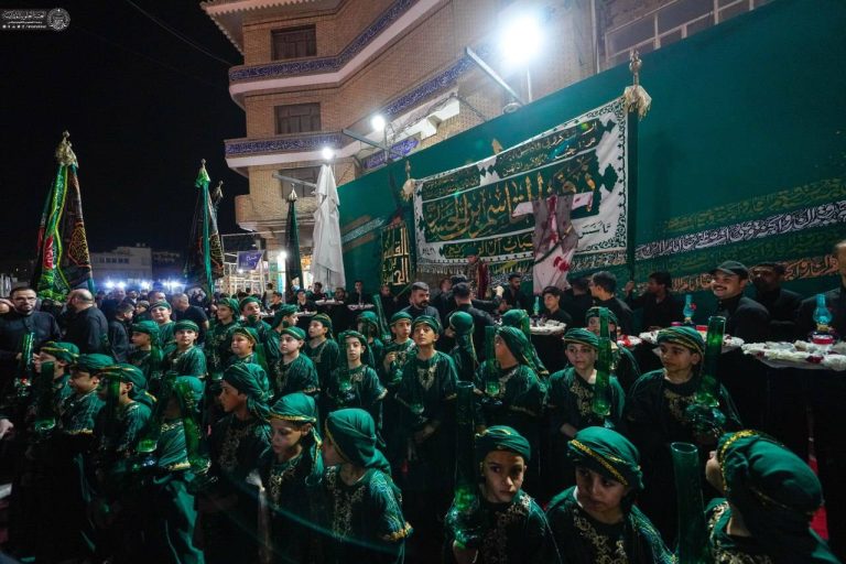 عزاداری نوجوانان شهر نجف‌اشرف