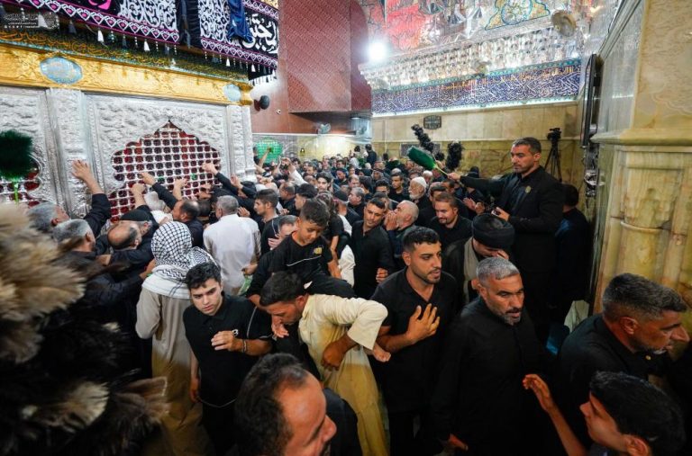 خدمترسانی خادمان آستان مقدس علوی در حرم امامین عسکریین علیهماالسلام