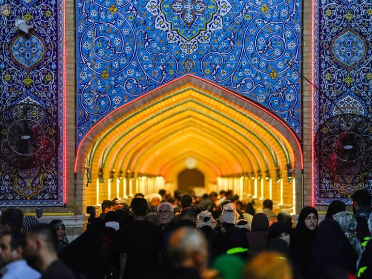 اسکان در شبستان حضرت زهرا