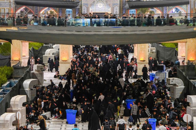 اسکان در شبستان حضرت زهرا