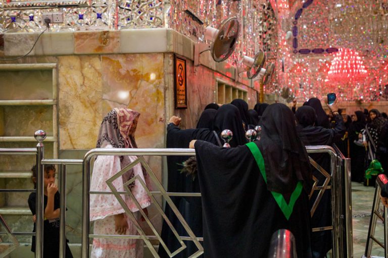 بانوان خادم