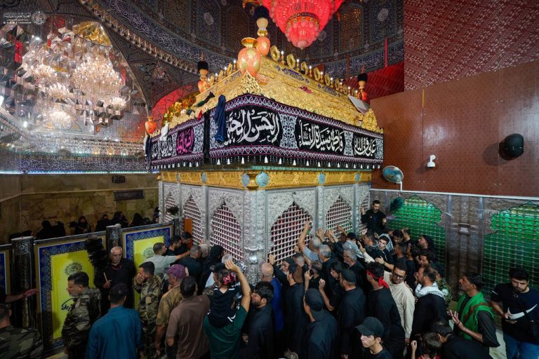 ضریح مطهر حرم امامین عسکریین علیهمالسلام