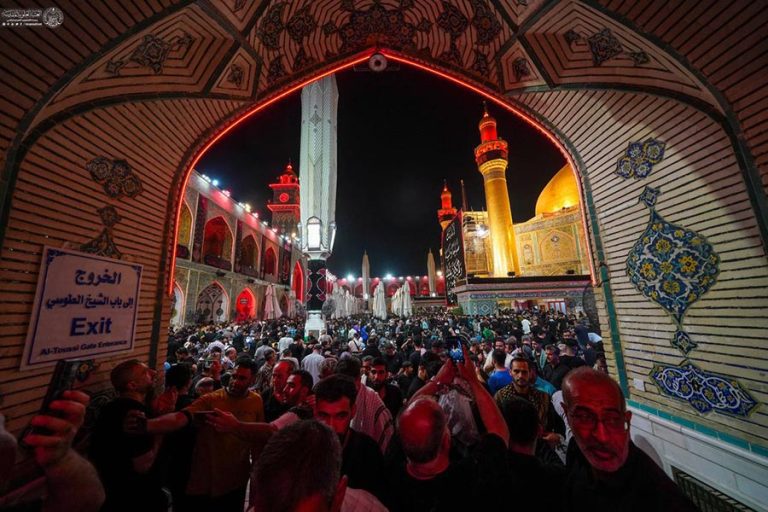 حضور میلیونی زائران اربعین در حرم مطهر علوی