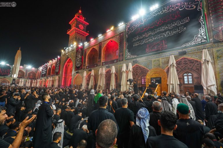 سوگواری عزاداران نبوی در حرم مطهر علوی