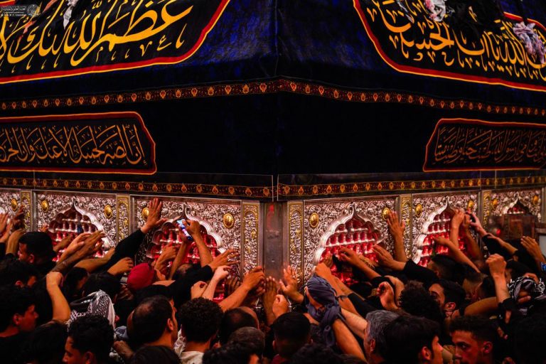 اقامه عزای نبی مکرم اسلام در حرم مطهر علوی