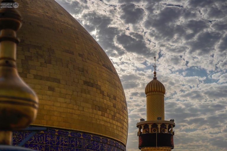 گنبد و گلدسته زیبای حرم امیرالمؤمنین علی علیهالسلام