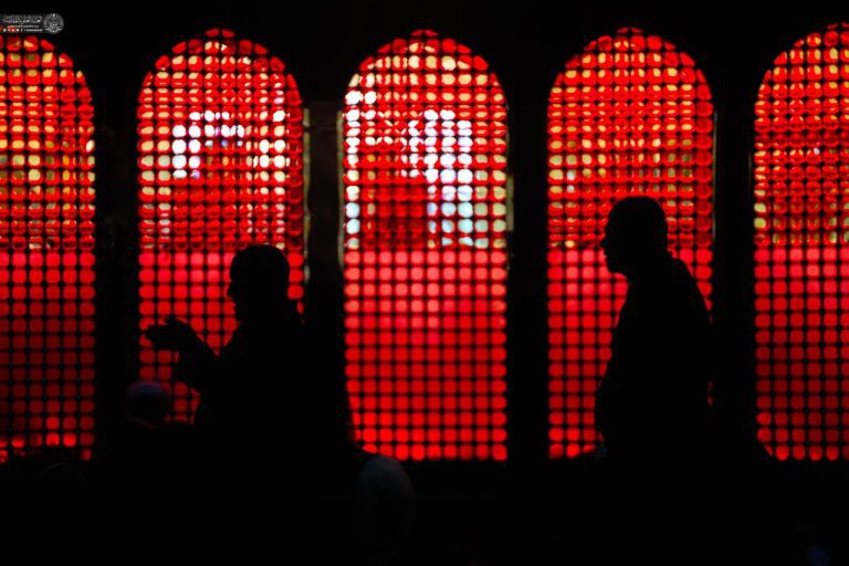 زائران در روز زیارتی امیرالمؤمنین علیه‌السلام