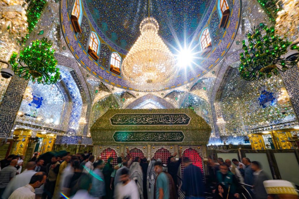 ضریح مطهر امیرالمؤمنین در روز زیارتی ایشان