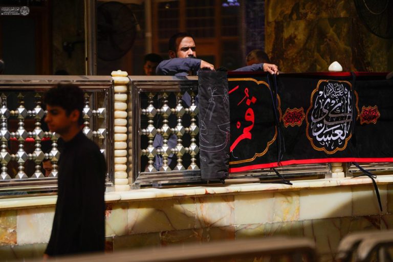 نصب کتیبه‌های عزای شهادت امام حسن عسکری عليه‌السلام