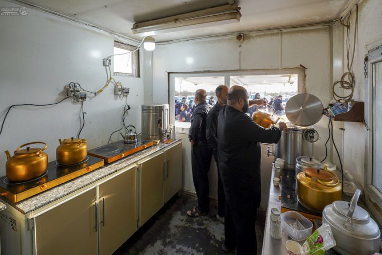 خدمات گسترده به زائران اربعین