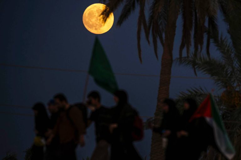 سوی ماه حرم